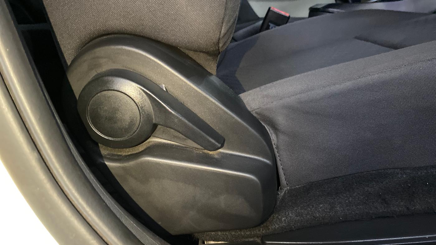 2023 Tata ALTROZ XM PLUS SUNROOF CNG, CNG, Manual, 25,460 km, Driver Side Adjustment Panel