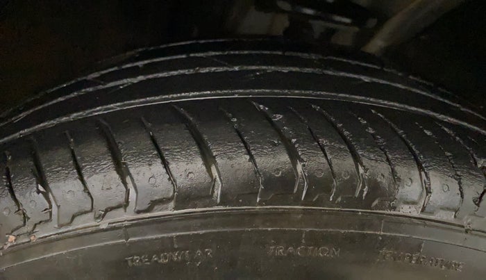 2022 Nissan MAGNITE XE, Petrol, Manual, 37,032 km, Right Front Tyre Tread