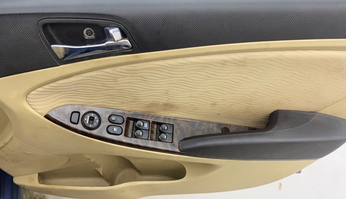 2014 Hyundai Verna FLUIDIC 1.6 VTVT SX OPT, Petrol, Manual, 99,204 km, Driver Side Door Panels Control