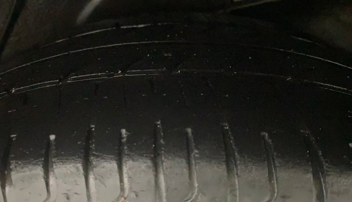 2014 Hyundai Verna FLUIDIC 1.6 VTVT SX OPT, Petrol, Manual, 99,204 km, Left Rear Tyre Tread