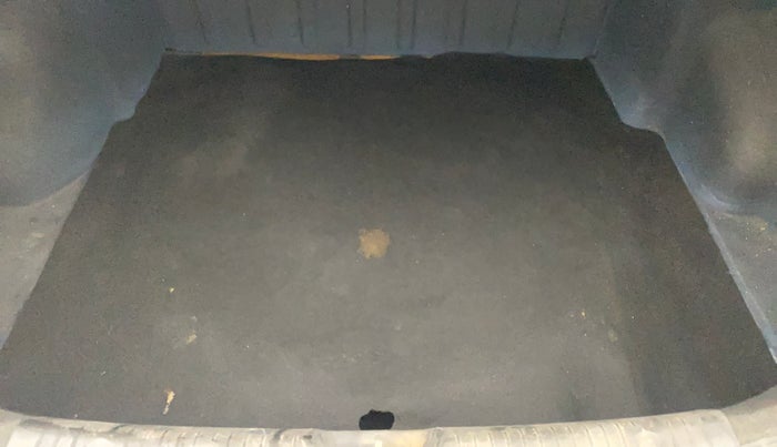 2014 Hyundai Verna FLUIDIC 1.6 VTVT SX OPT, Petrol, Manual, 99,204 km, Boot Inside