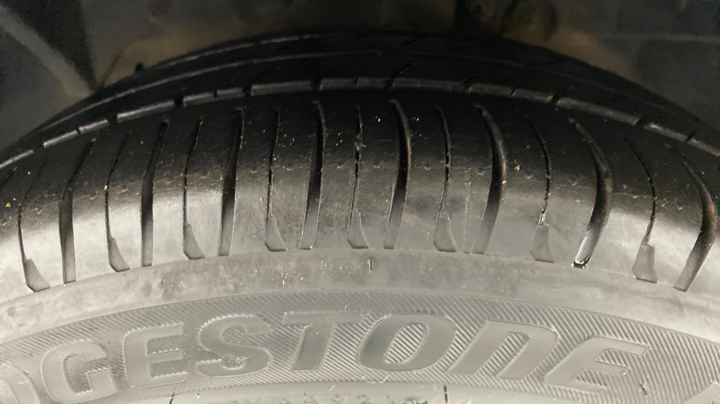 2018 Ford FREESTYLE TITANIUM + 1.2 TI-VCT, Petrol, Manual, 87,278 km, Left Front Tyre Tread