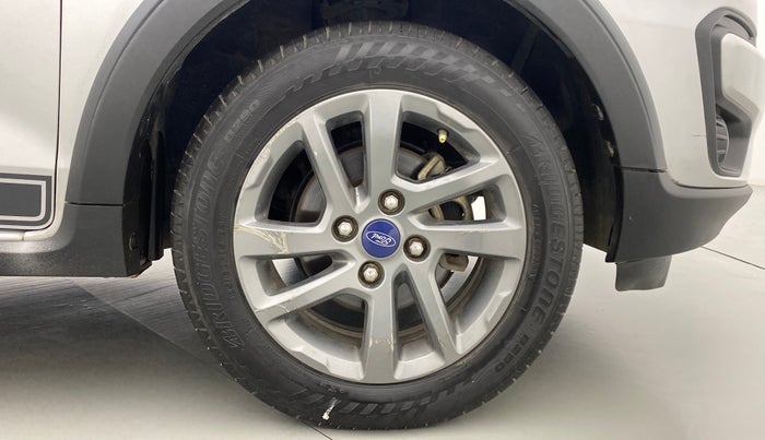 2018 Ford FREESTYLE TITANIUM + 1.2 TI-VCT, Petrol, Manual, 87,278 km, Right Front Wheel