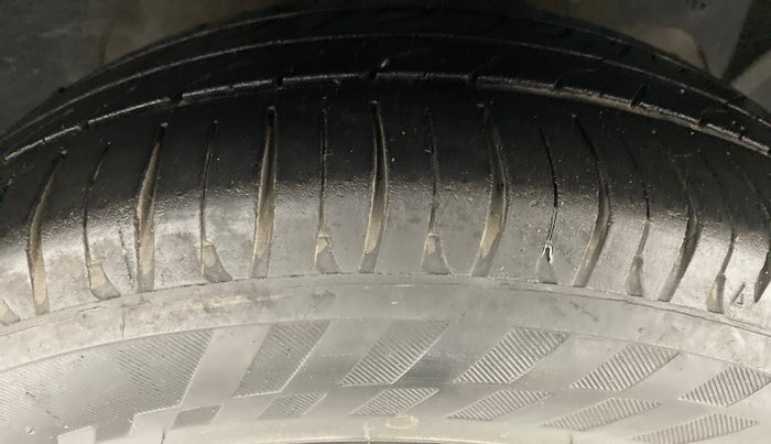 2018 Ford FREESTYLE TITANIUM + 1.2 TI-VCT, Petrol, Manual, 87,278 km, Right Front Tyre Tread
