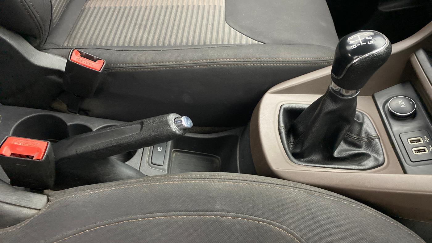 2018 Ford FREESTYLE TITANIUM + 1.2 TI-VCT, Petrol, Manual, 87,278 km, Gear Lever