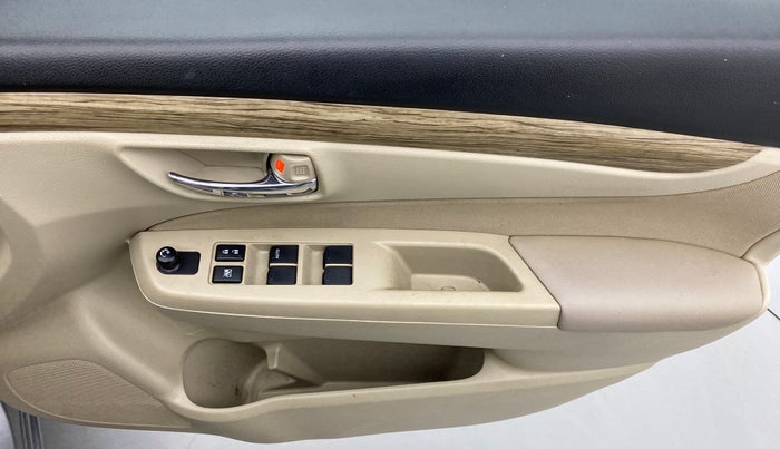 2019 Maruti Ciaz DELTA 1.5 SHVS VVT MT, Petrol, Manual, 36,870 km, Driver Side Door Panels Control
