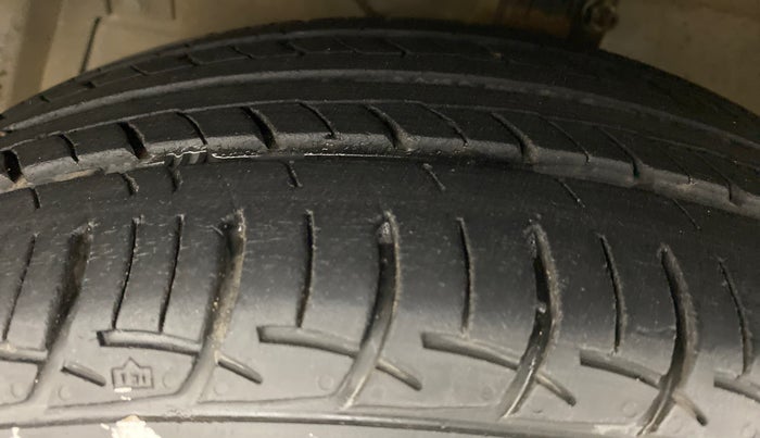 2019 Maruti Ciaz DELTA 1.5 SHVS VVT MT, Petrol, Manual, 36,870 km, Left Front Tyre Tread