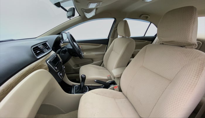 2019 Maruti Ciaz DELTA 1.5 SHVS VVT MT, Petrol, Manual, 36,870 km, Right Side Front Door Cabin
