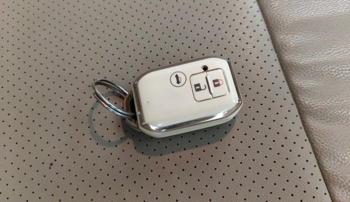 2021 Maruti Dzire ZXI, Petrol, Manual, 56,220 km, Key Close Up