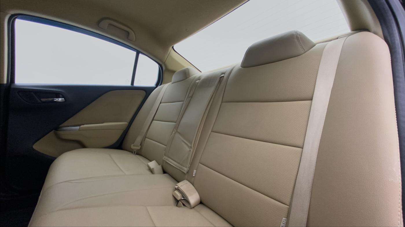 2015 Honda City V MT PETROL, Petrol, Manual, 61,965 km, Right Side Rear Door Cabin