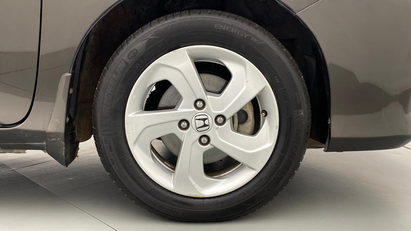 2015 Honda City V MT PETROL, Petrol, Manual, 61,965 km, Right Front Wheel