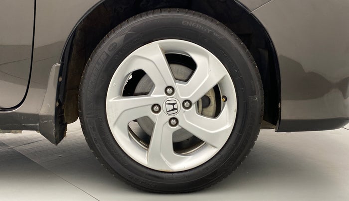2015 Honda City V MT PETROL, Petrol, Manual, 61,965 km, Right Front Wheel