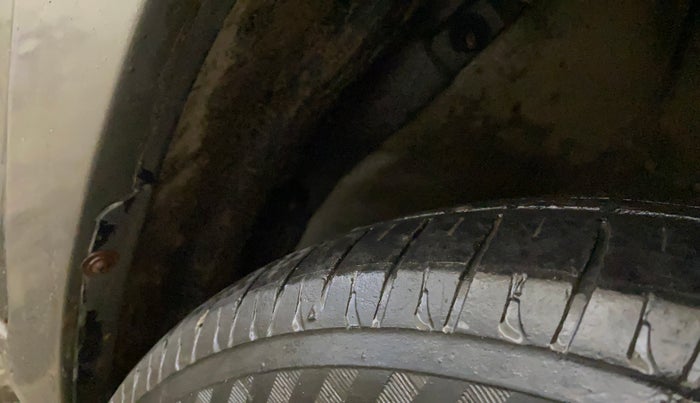 2016 Mahindra Kuv100 K2 6 STR, Petrol, Manual, 38,585 km, Right Front Tyre Tread