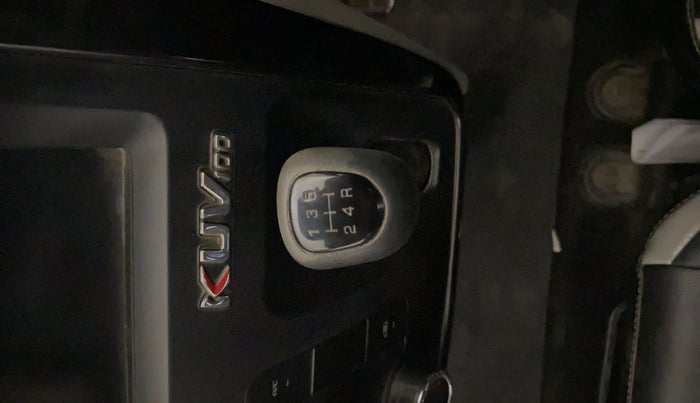 2016 Mahindra Kuv100 K2 6 STR, Petrol, Manual, 38,585 km, Gear Lever