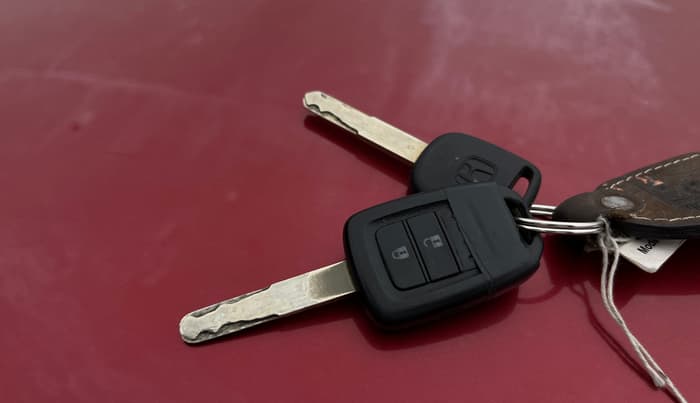 2019 Honda Amaze 1.2L I-VTEC S, Petrol, Manual, 1,13,725 km, Key Close Up