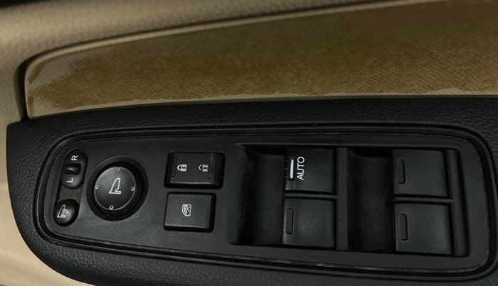 2019 Honda Amaze 1.2L I-VTEC S, Petrol, Manual, 1,13,725 km, Driver Side Door Panels Control