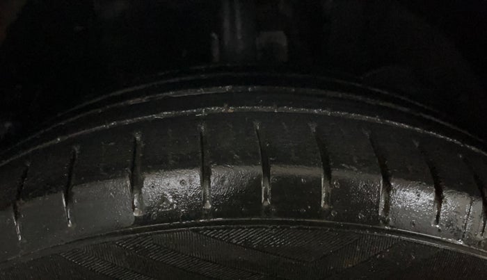 2020 Toyota Glanza G, Petrol, Manual, 51,138 km, Right Front Tyre Tread