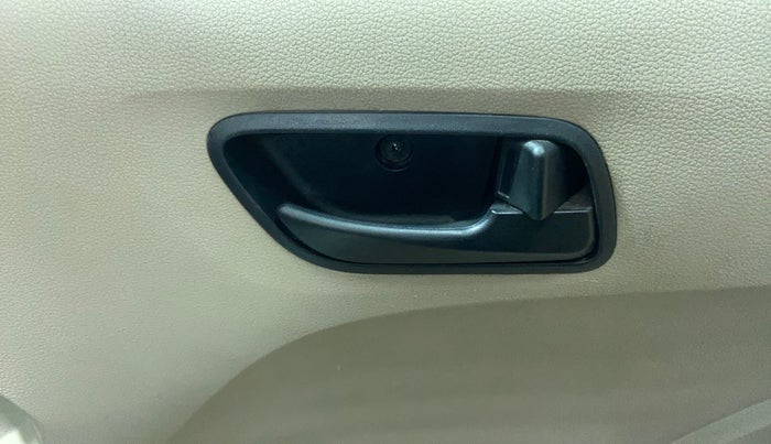 2020 Hyundai NEW SANTRO SPORTZ MT, Petrol, Manual, 92,857 km, Driver Side Door Panels Control