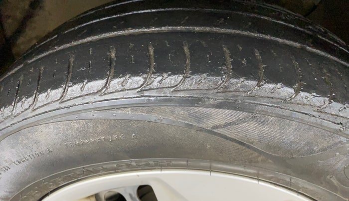 2017 Hyundai Creta E PLUS 1.6 PETROL, Petrol, Manual, 49,337 km, Right Front Tyre Tread