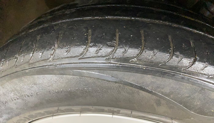 2017 Hyundai Creta E PLUS 1.6 PETROL, Petrol, Manual, 49,337 km, Left Front Tyre Tread