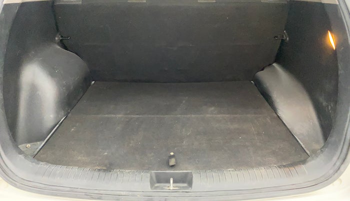 2017 Hyundai Creta E PLUS 1.6 PETROL, Petrol, Manual, 49,337 km, Boot Inside