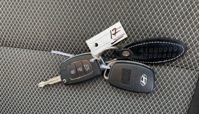 2017 Hyundai Creta E PLUS 1.6 PETROL, Petrol, Manual, 49,337 km, Key Close Up