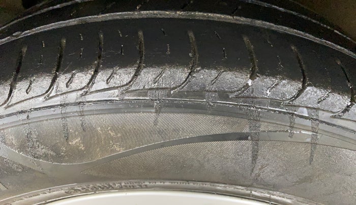 2017 Hyundai Creta E PLUS 1.6 PETROL, Petrol, Manual, 49,337 km, Right Rear Tyre Tread