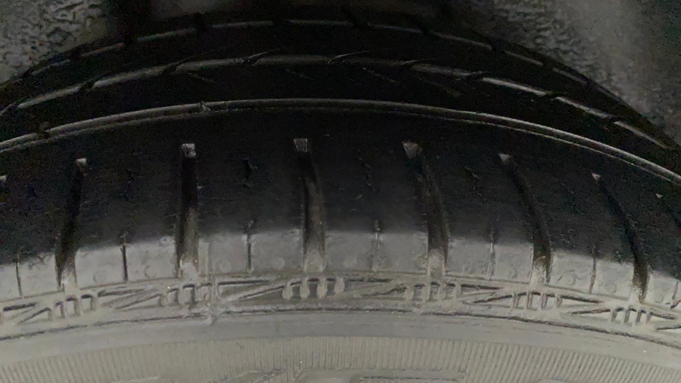 2013 Volkswagen Polo HIGHLINE1.2L, Petrol, Manual, 74,444 km, Right Rear Tyre Tread