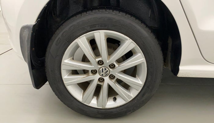 2013 Volkswagen Polo HIGHLINE1.2L, Petrol, Manual, 74,444 km, Right Rear Wheel