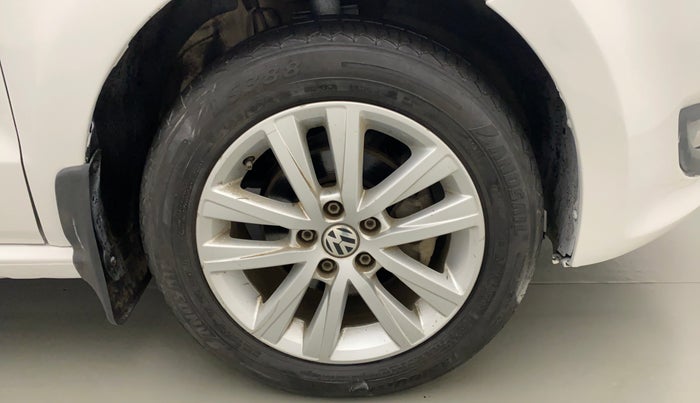 2013 Volkswagen Polo HIGHLINE1.2L, Petrol, Manual, 74,444 km, Right Front Wheel