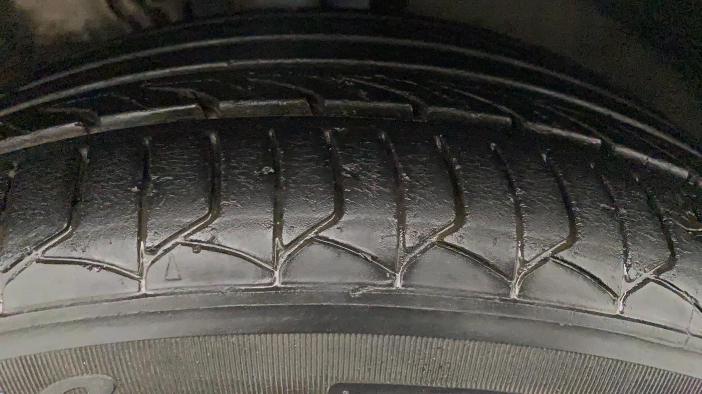 2013 Volkswagen Polo HIGHLINE1.2L, Petrol, Manual, 74,444 km, Left Rear Tyre Tread