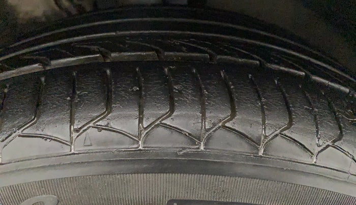 2013 Volkswagen Polo HIGHLINE1.2L, Petrol, Manual, 74,444 km, Left Rear Tyre Tread