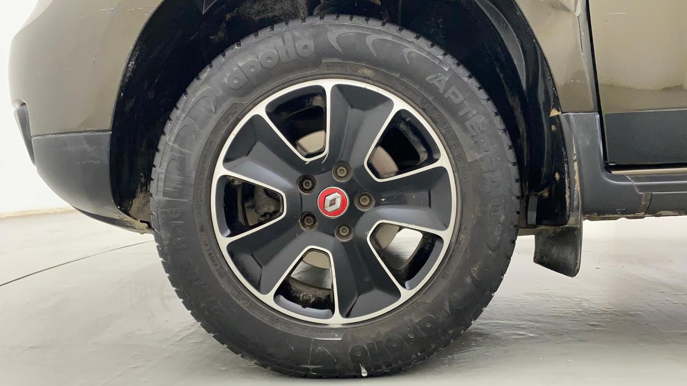 2017 Renault Duster RXS CVT, Petrol, Automatic, 28,069 km, Left Front Wheel