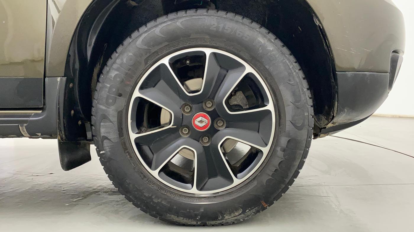 2017 Renault Duster RXS CVT, Petrol, Automatic, 28,069 km, Right Front Wheel