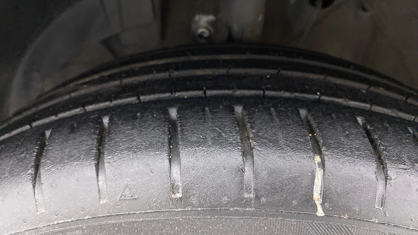 2020 Maruti Baleno ALPHA CVT PETROL 1.2, Petrol, Automatic, 51,477 km, Left Front Tyre Tread