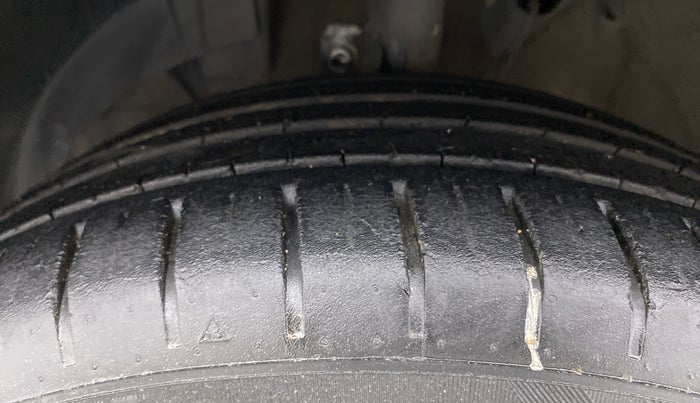 2020 Maruti Baleno ALPHA CVT PETROL 1.2, Petrol, Automatic, 51,477 km, Left Front Tyre Tread