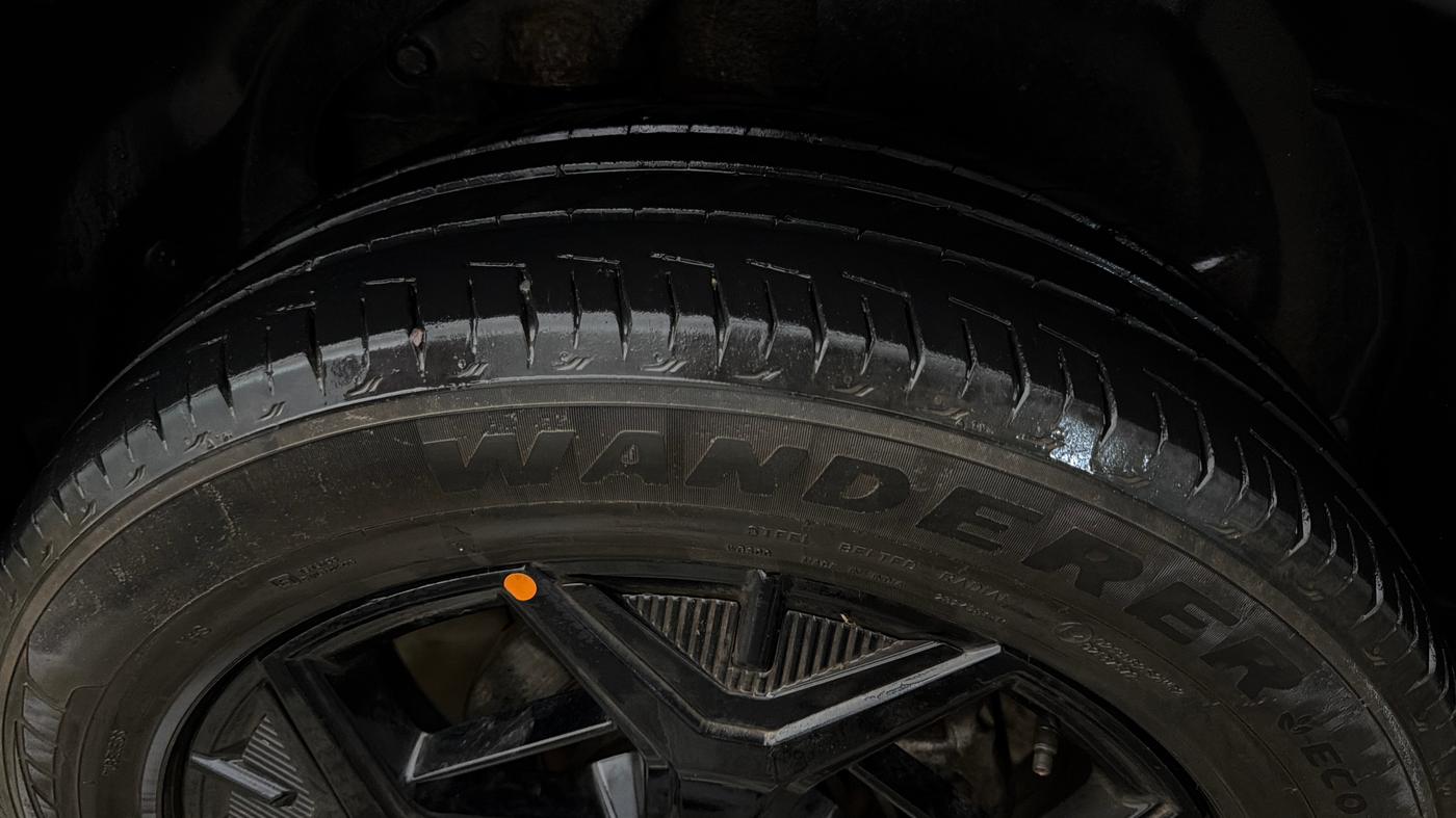 2024 Tata Harrier ADVENTURE PLUS DARK EDITION AT, Diesel, Automatic, 40,732 km, Left Rear Tyre Tread