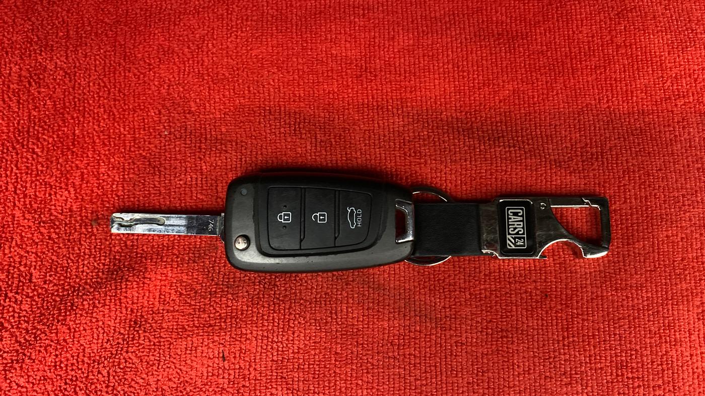 2018 Hyundai Verna 1.6 CRDI SX + AT, Diesel, Automatic, 34,484 km, Key Close Up