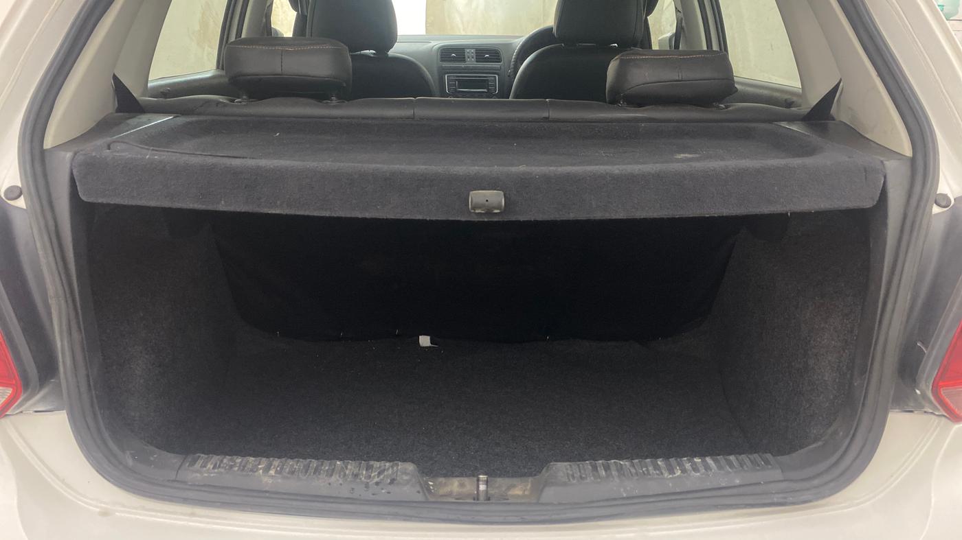 2015 Volkswagen Polo COMFORTLINE 1.2L, Petrol, Manual, 67,232 km, Boot Inside