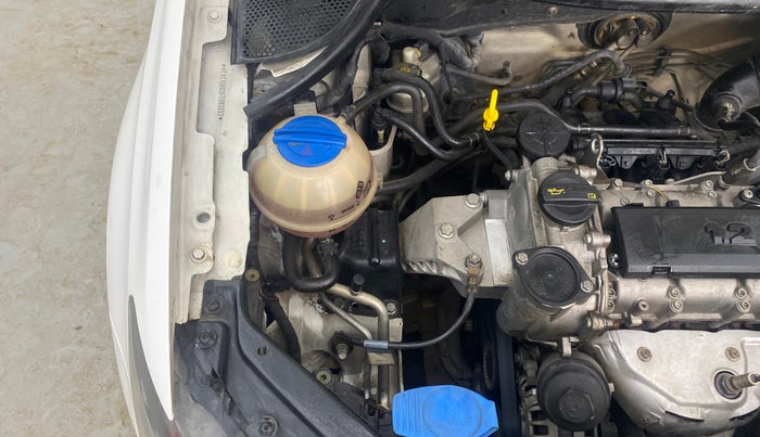 2015 Volkswagen Polo COMFORTLINE 1.2L, Petrol, Manual, 67,232 km, Engine View - Right