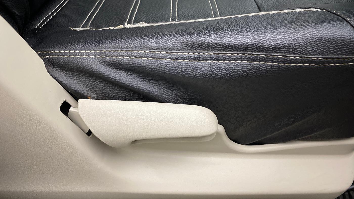2019 Maruti Celerio ZXI, Petrol, Manual, 35,898 km, Driver Side Adjustment Panel