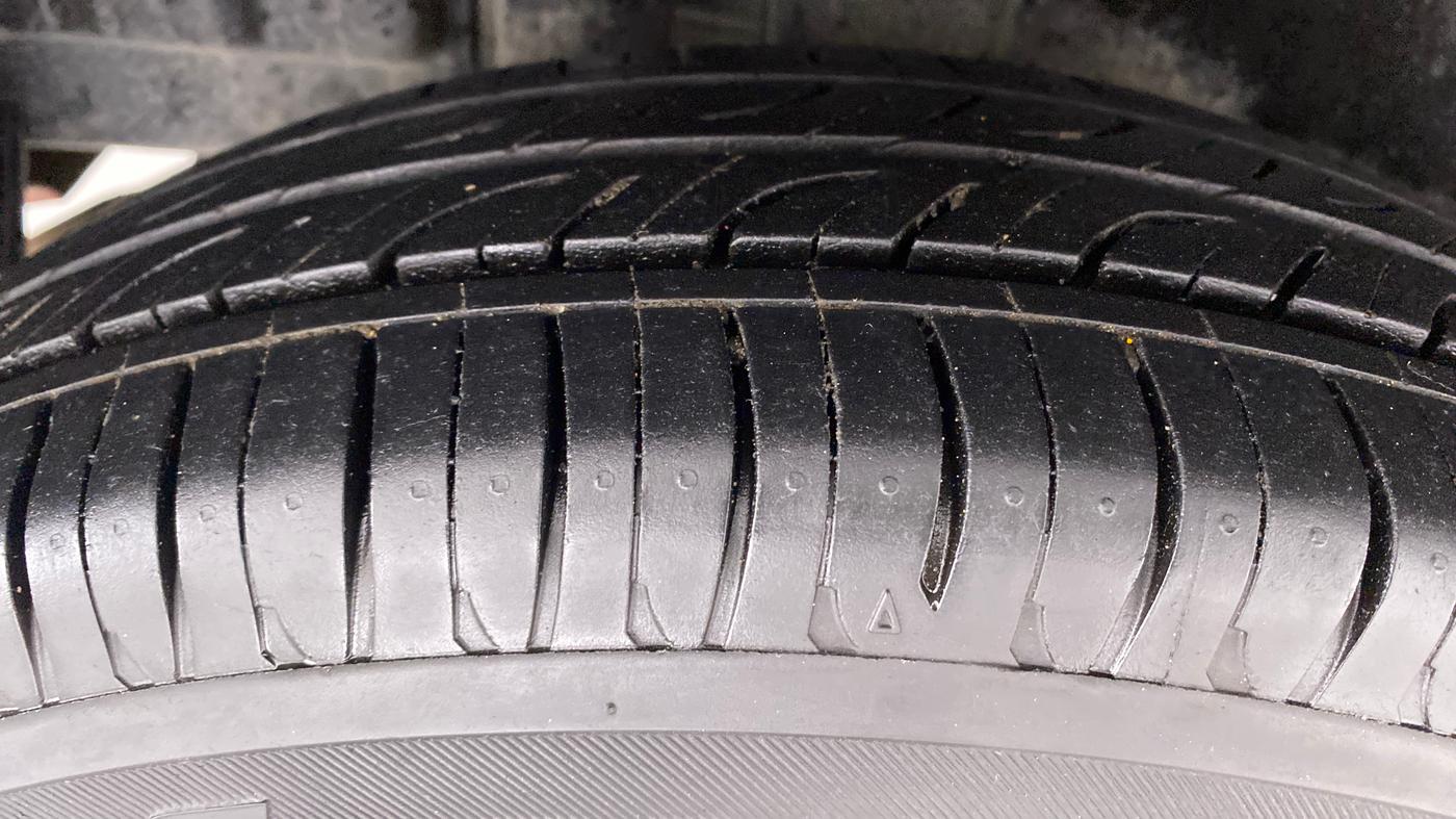 2017 Maruti Swift VXI D, Petrol, Manual, 54,038 km, Right Rear Tyre Tread