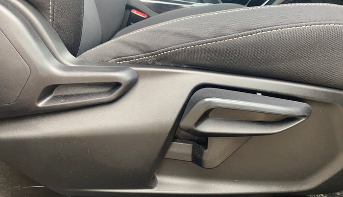 2023 Tata NEXON CREATIVE+ SUNROOF AMT 1.2 PETROL, Petrol, Automatic, 33,371 km, Driver Side Adjustment Panel