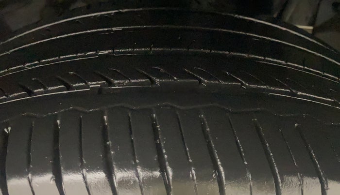 2023 Tata NEXON CREATIVE+ SUNROOF AMT 1.2 PETROL, Petrol, Automatic, 33,371 km, Left Rear Tyre Tread