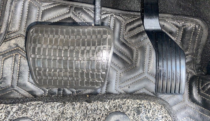 2023 Tata NEXON CREATIVE+ SUNROOF AMT 1.2 PETROL, Petrol, Automatic, 33,371 km, Pedals