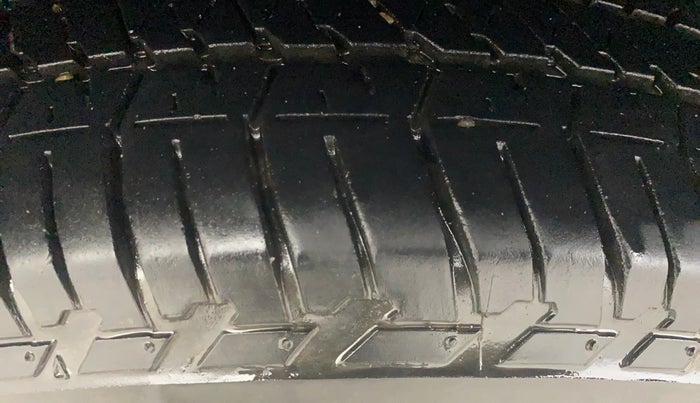 2016 Mahindra XUV500 W10 AT, Diesel, Automatic, 89,467 km, Right Rear Tyre Tread