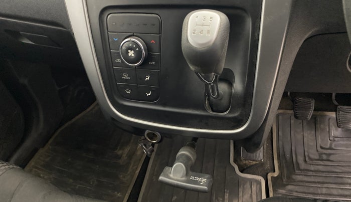 2018 Mahindra KUV 100 NXT K8 P 6 STR, Petrol, Manual, 13,934 km, Gear Lever