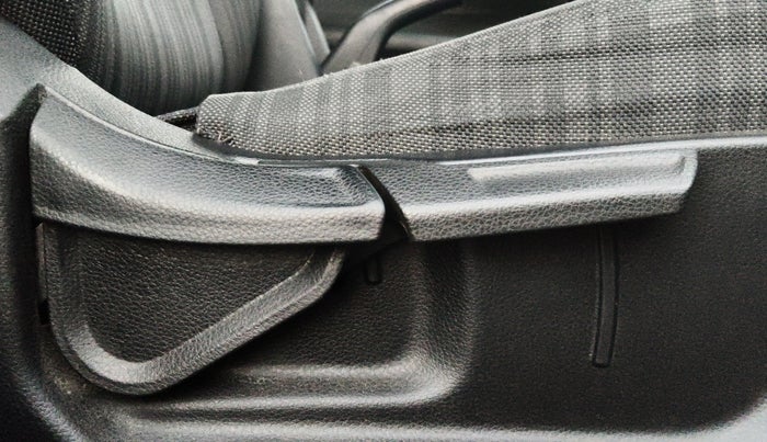 2019 KIA SELTOS HTK PLUS 1.5, Petrol, Manual, 1,48,858 km, Driver Side Adjustment Panel