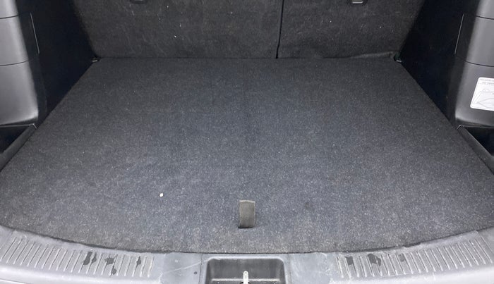 2020 Maruti S Cross ALPHA AT SMART HYBRID, Petrol, Automatic, 17,405 km, Boot Inside