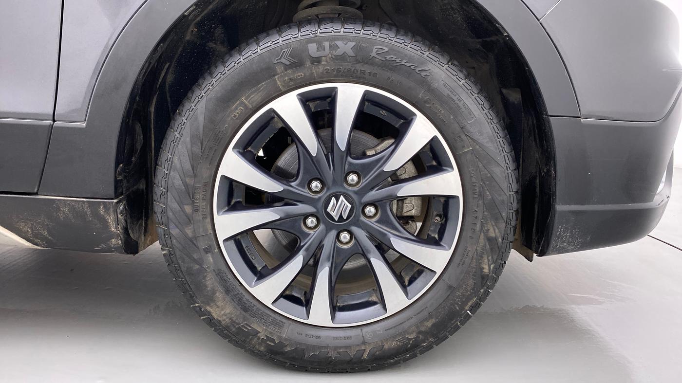 2020 Maruti S Cross ALPHA AT SMART HYBRID, Petrol, Automatic, 17,405 km, Right Front Wheel